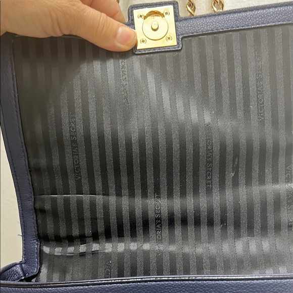 Victoria's Secret Blue and Gold Shoulder Bag with Luxurious Chain Strap - Picture 7 of 15